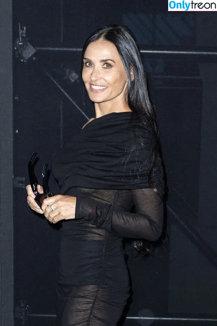 Demi Moore nude photo #0421 (demimoore / justdemi / kyliedemi)