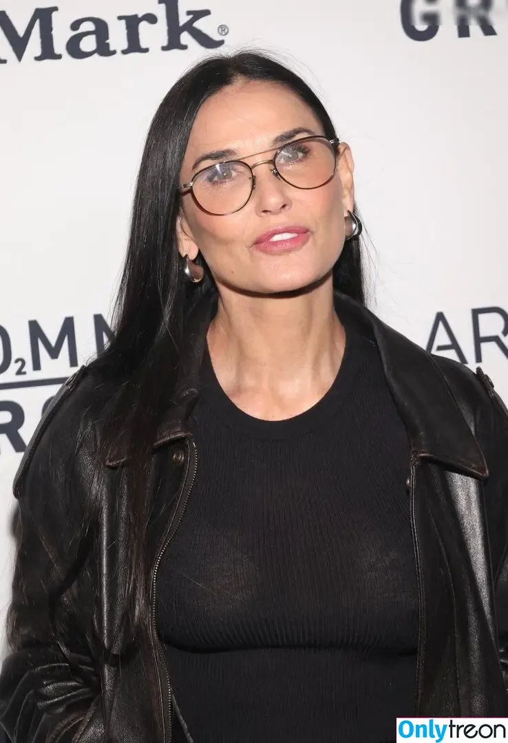 Demi Moore nude photo #0458 (demimoore / justdemi / kyliedemi)