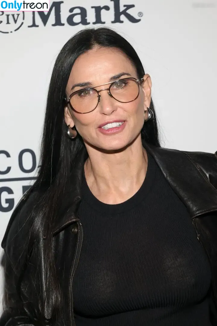 Demi Moore nude photo #0465 (demimoore / justdemi / kyliedemi)