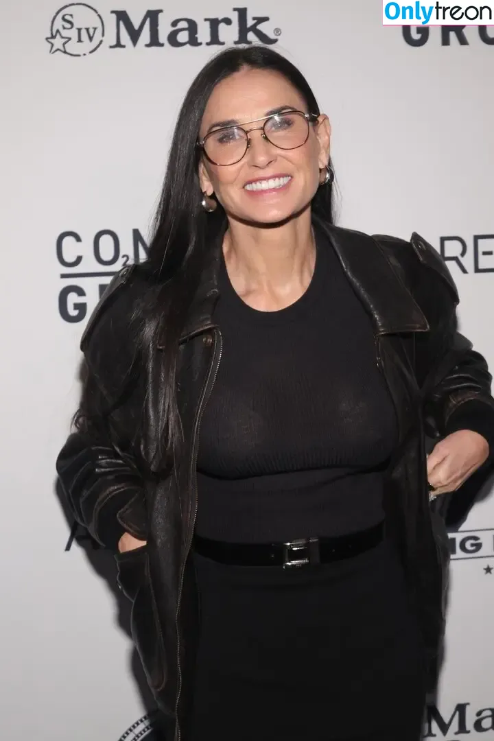 Demi Moore nude photo #0467 (demimoore / justdemi / kyliedemi)