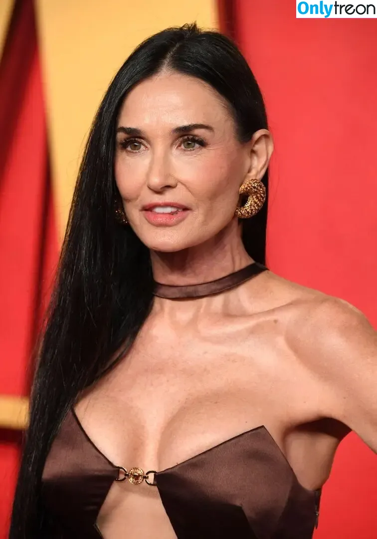 Demi Moore nude photo #0475 (demimoore / justdemi / kyliedemi)