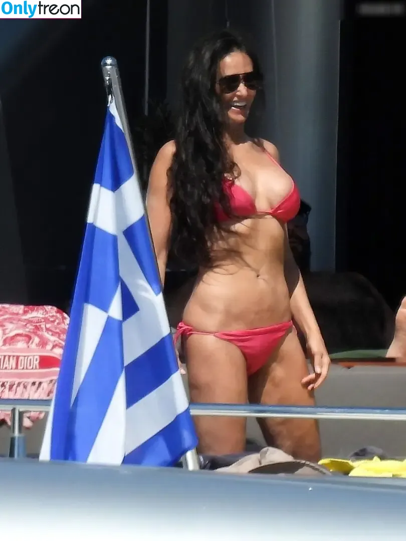 Demi Moore nude photo #0566 (demimoore / justdemi / kyliedemi)