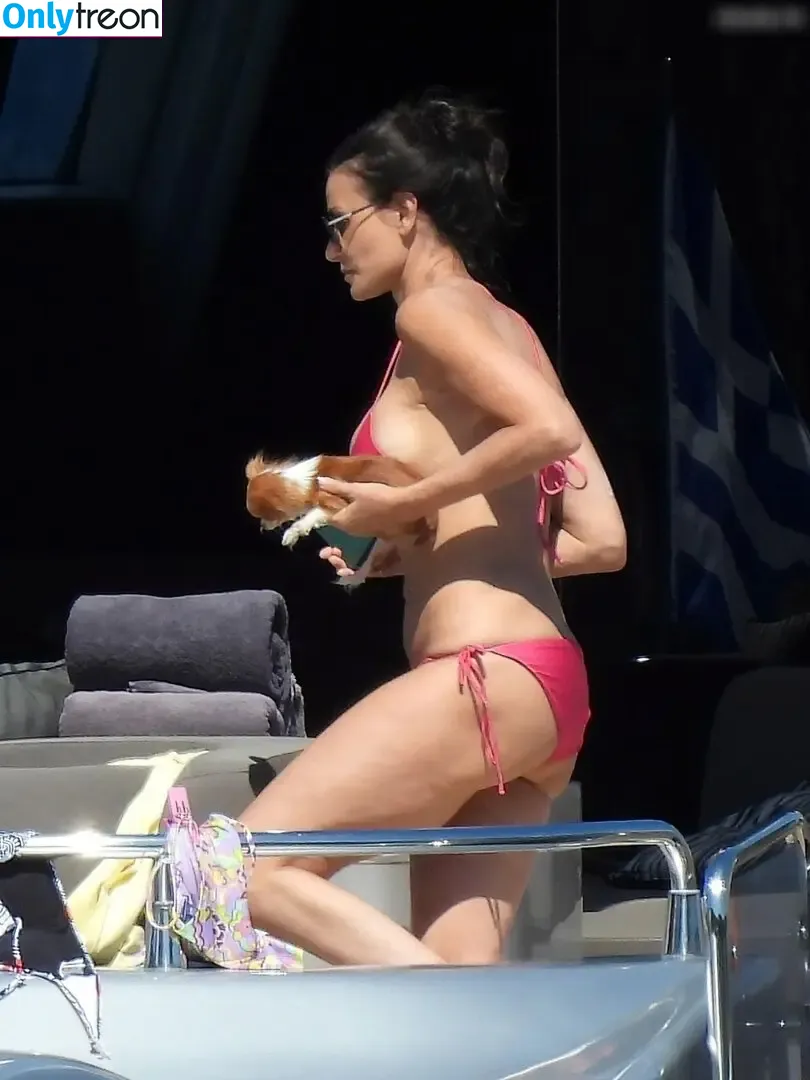 Demi Moore nude photo #0567 (demimoore / justdemi / kyliedemi)