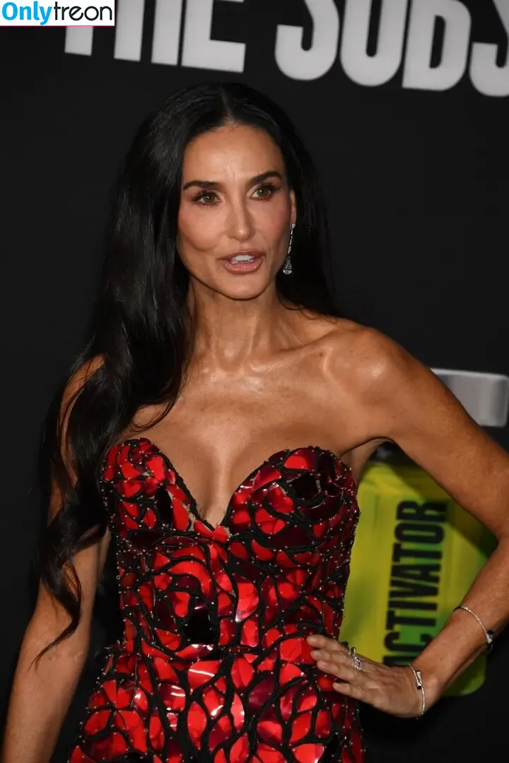 Demi Moore nude photo #0599 (demimoore / justdemi / kyliedemi)