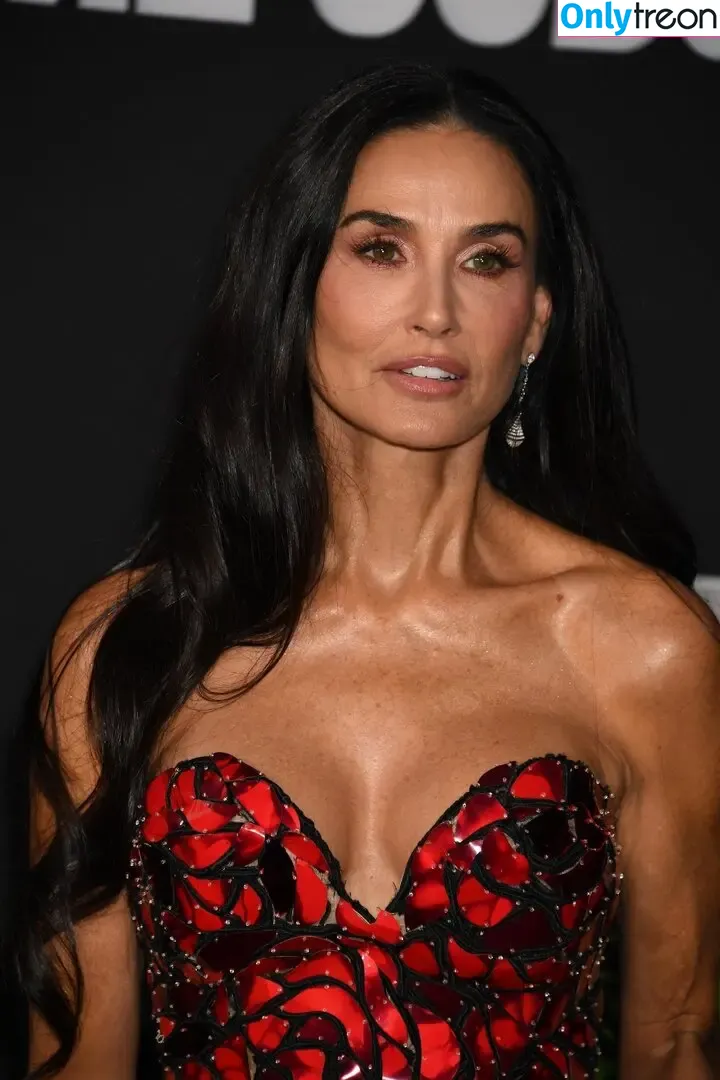 Demi Moore nude photo #0606 (demimoore / justdemi / kyliedemi)