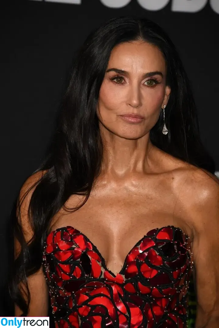 Demi Moore nude photo #0607 (demimoore / justdemi / kyliedemi)