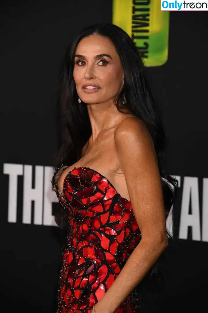 Demi Moore nude photo #0615 (demimoore / justdemi / kyliedemi)