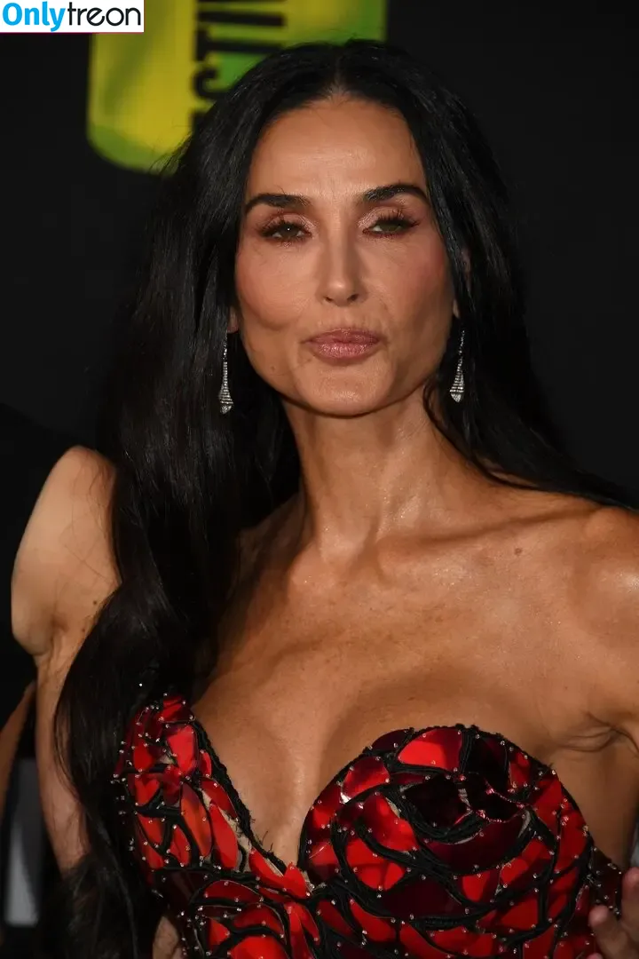 Demi Moore nude photo #0618 (demimoore / justdemi / kyliedemi)