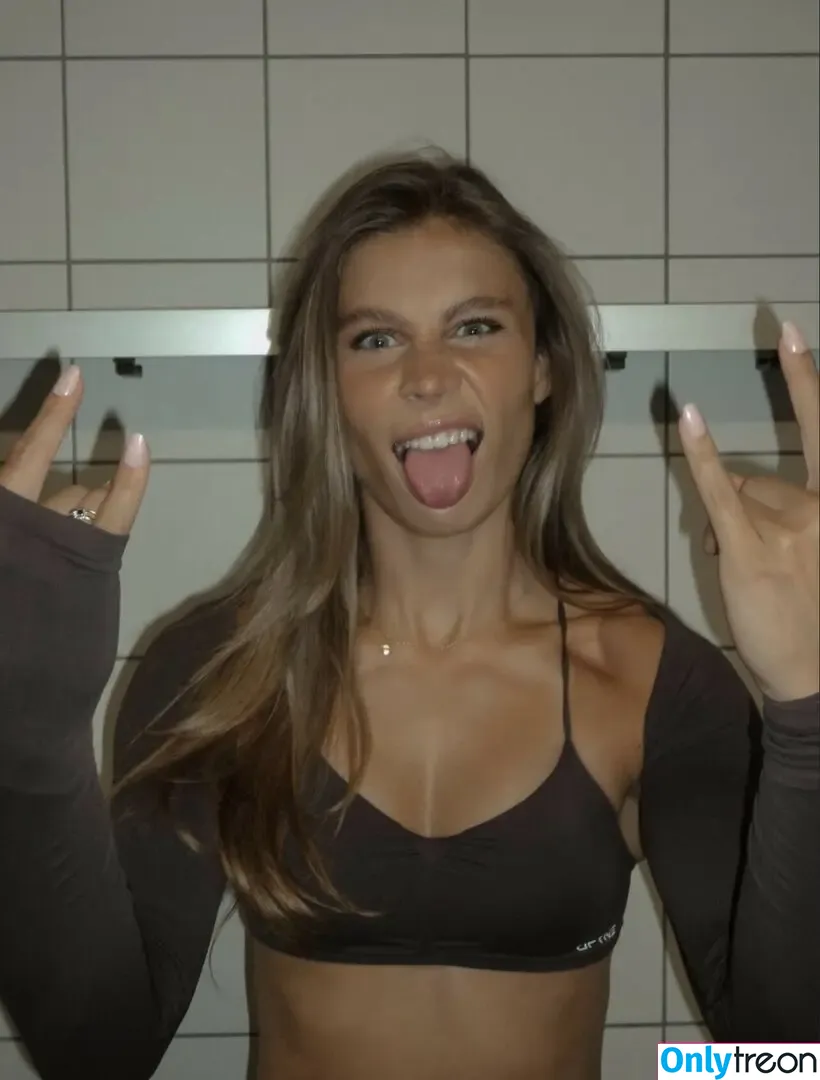 Demi Van Den Wildenberg nude photo #0153 (_demivdw)