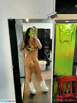 DemonCake / kaylakurzynski nude photo #0039