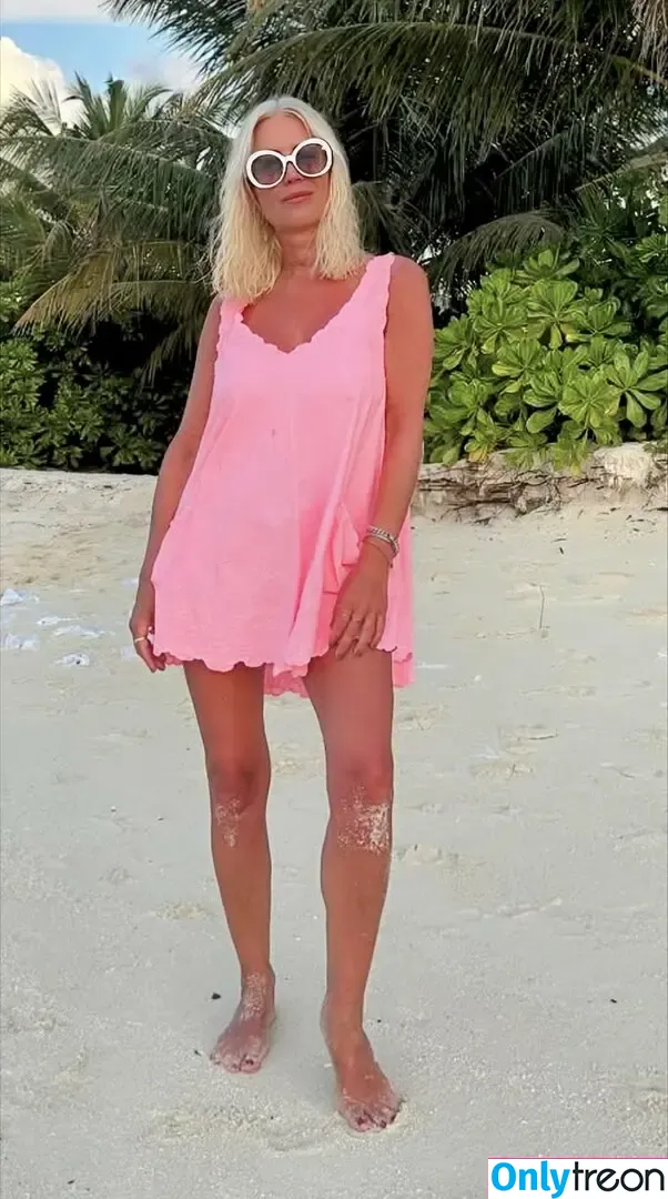 Denise Van Outen nude photo #0469 (vanouten_denise)