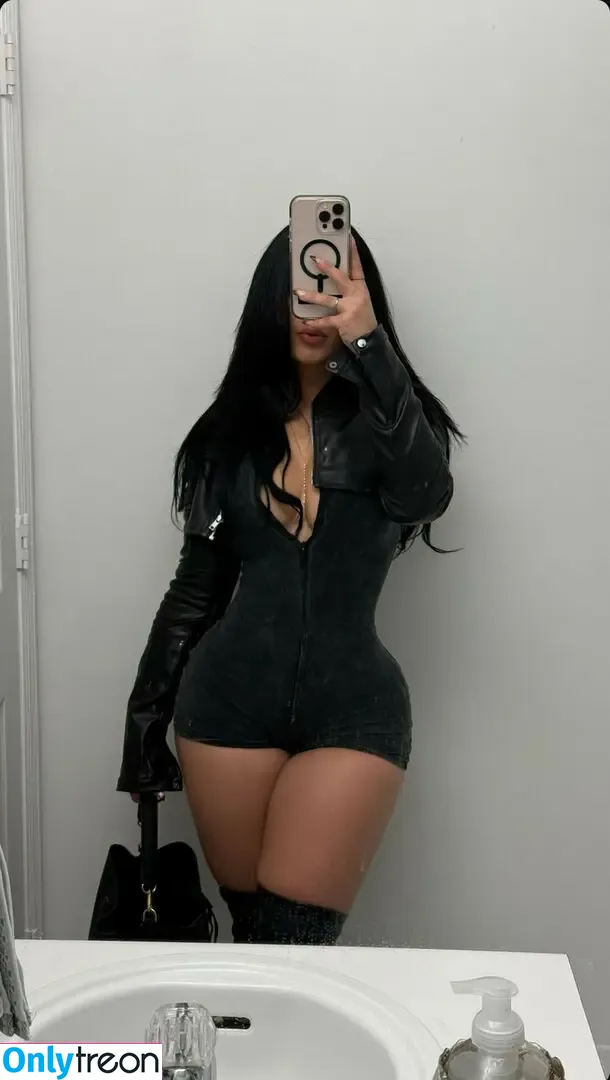 Denisse Linares nude photo #0012 (Denisselinares__ / denisselinares)