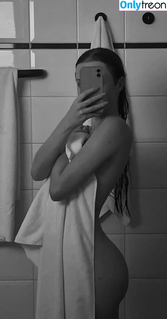 Denisse Peña Molina nude photo #0005 (denisse_pmolina)