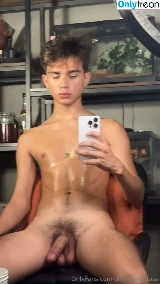 derekpalacioss nude photo #0004 (derekpalacioss)