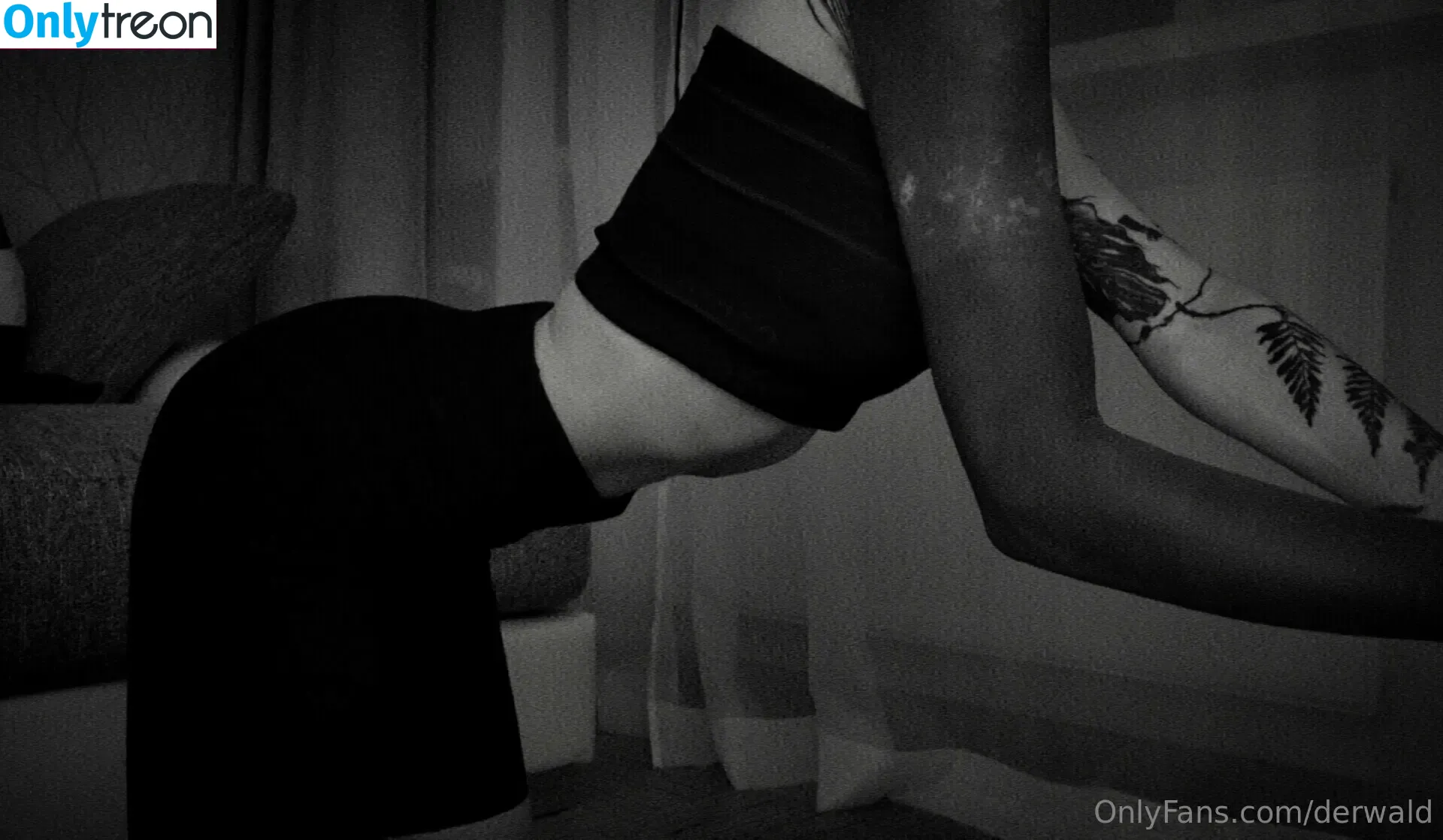 derwald nude photo #0012 (derwaldband)