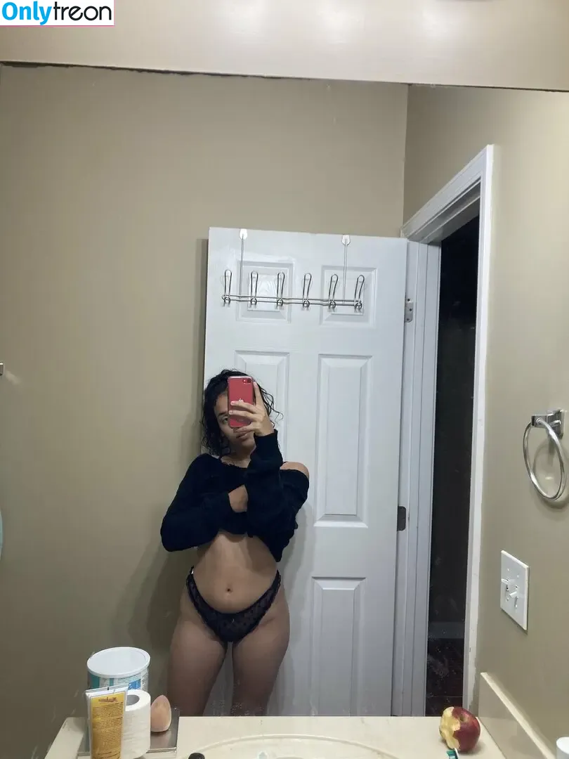 Desiree Sinns nude photo #0004 (bbyydes / bbyydesxo)