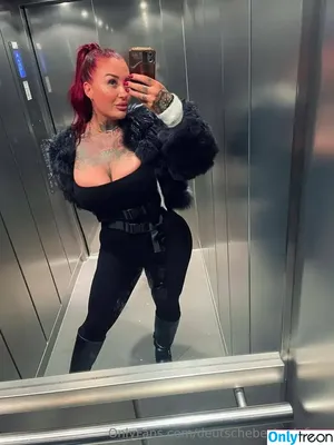 deutschebestonlyfans / germanysbest nude photo #0007