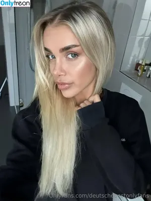 deutschebestonlyfans / germanysbest nude photo #0024