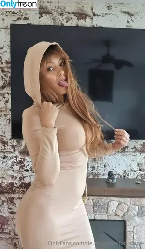 deutschebestonlyfans / germanysbest nude photo #0029