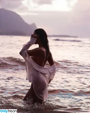 Devin Brugman / Natasha Oakley / devinbrugman nude photo #0593
