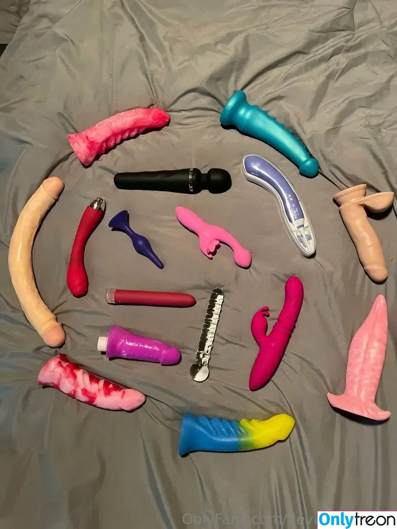 devine.time.69 nude photo #0031 (divinetimescollective)