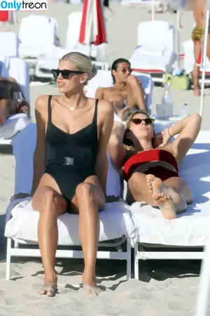 Devon Windsor / devwindsor nude photo #0015