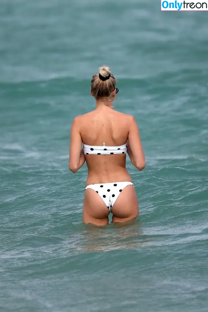 Devon Windsor nude photo #0065 (devwindsor)
