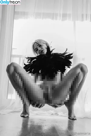  nude photo #0004