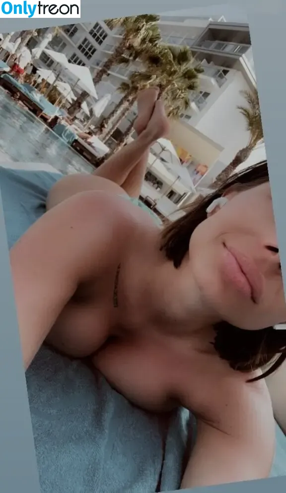 Diana Tamara Höfler nude photo #0208 (dianamitderbrille / dianamitderbrille_official)