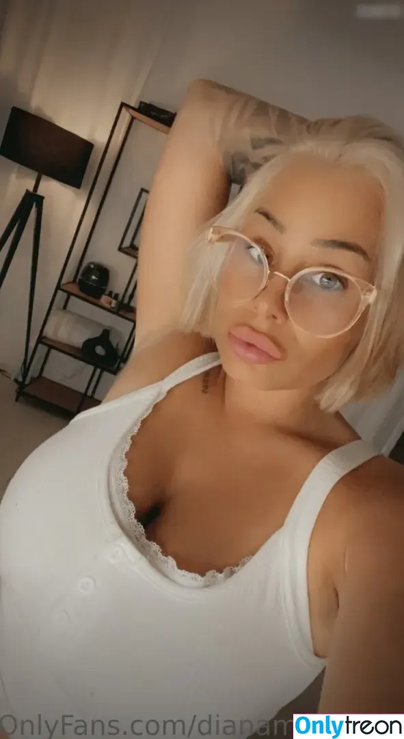 Diana Tamara Höfler nude photo #0211 (dianamitderbrille / dianamitderbrille_official)
