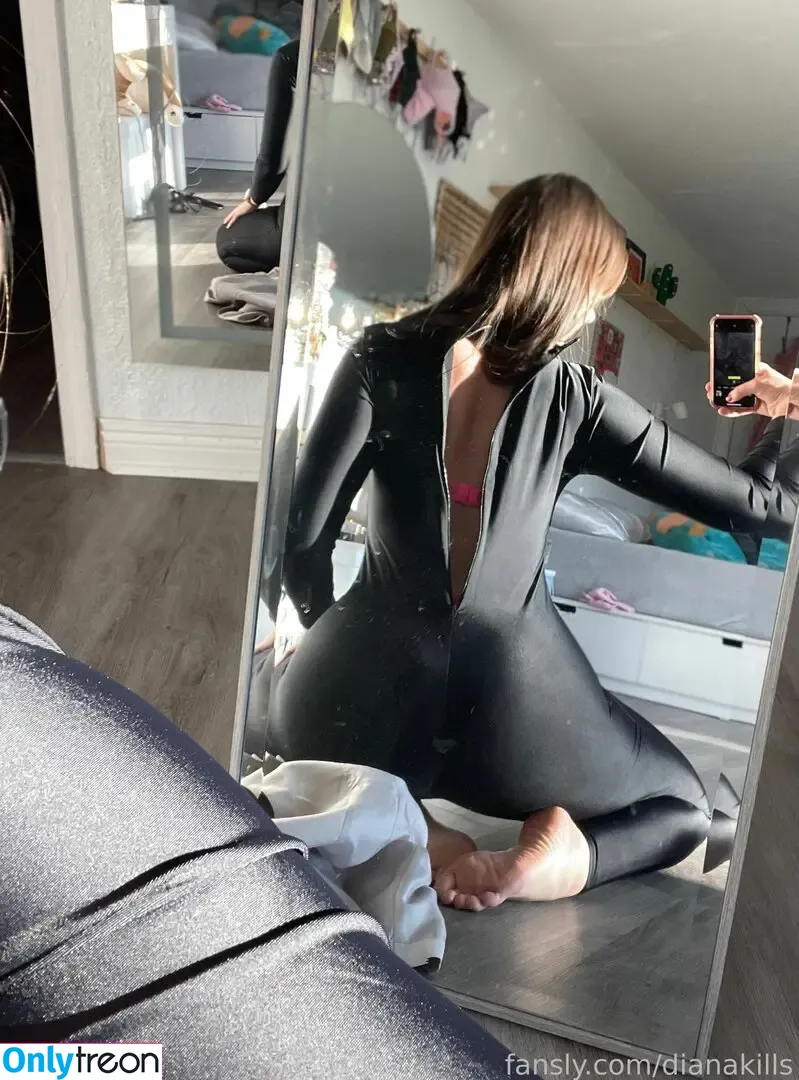 dianakills nude photo #0412 (ShibaHuskeyMom / dianakills_)