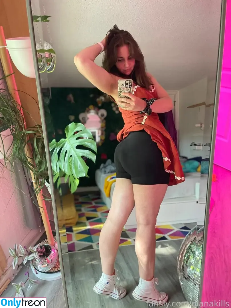 dianakills nude photo #0521 (ShibaHuskeyMom / dianakills_)