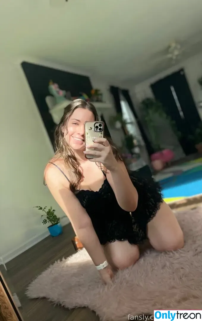 dianakills nude photo #0628 (ShibaHuskeyMom / dianakills_)