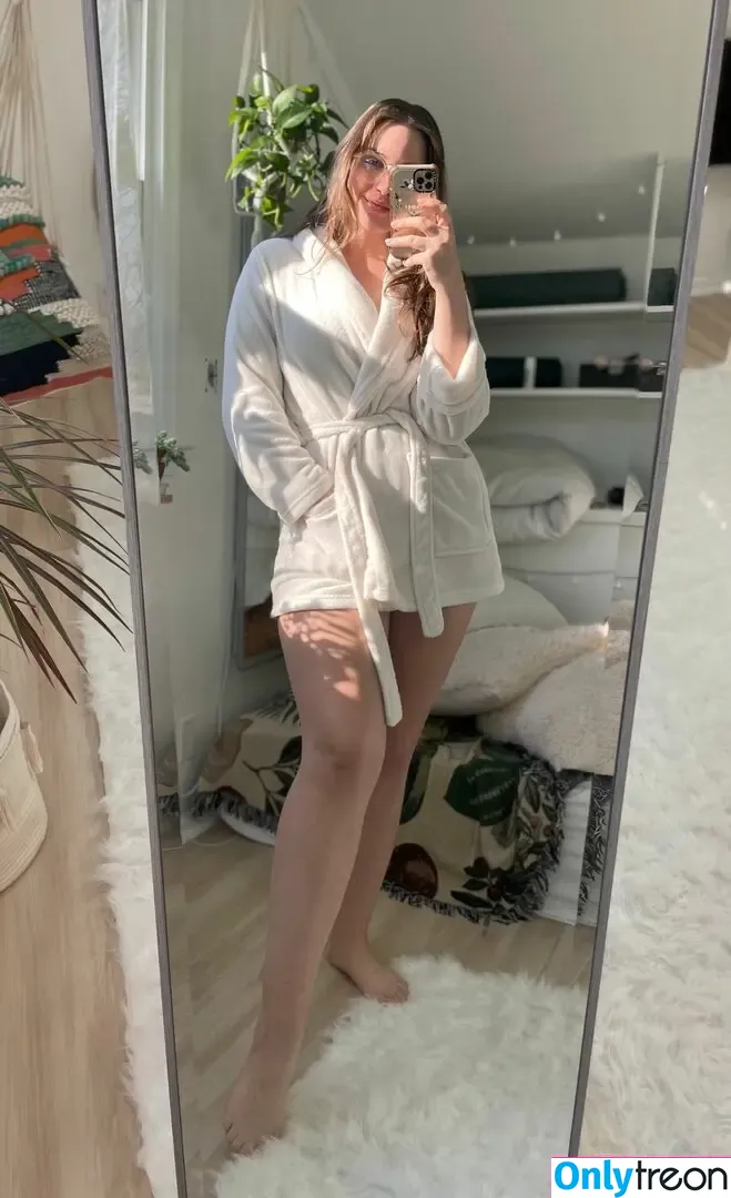 dianakills nude photo #0652 (ShibaHuskeyMom / dianakills_)