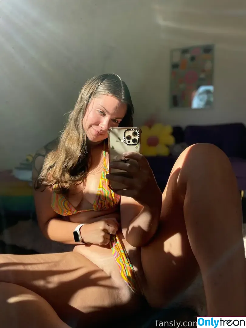dianakills nude photo #0750 (ShibaHuskeyMom / dianakills_)