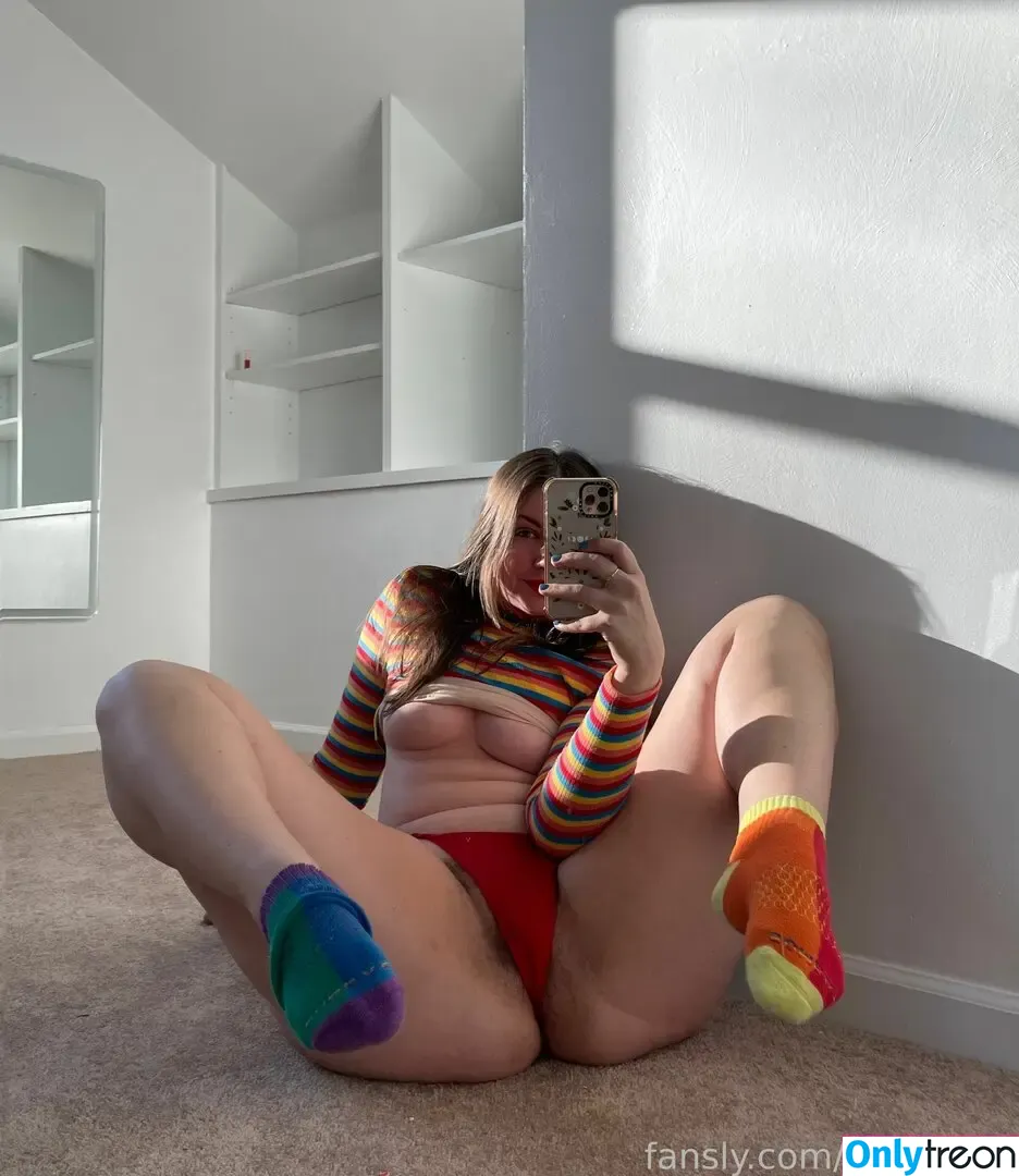 dianakills nude photo #0778 (ShibaHuskeyMom / dianakills_)