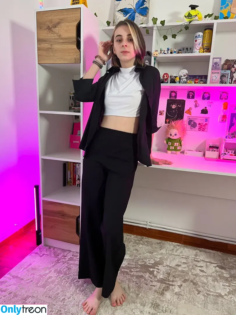 dianawx13 nude photo #0018 (dianavlog13 / la-diana)
