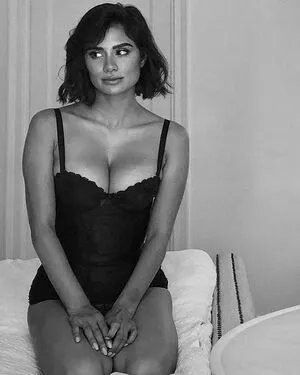 Diane Guerrero / Crazy Jane / Doom Patrol / dianeguerrero__ / dianexguerrero nude photo #0272