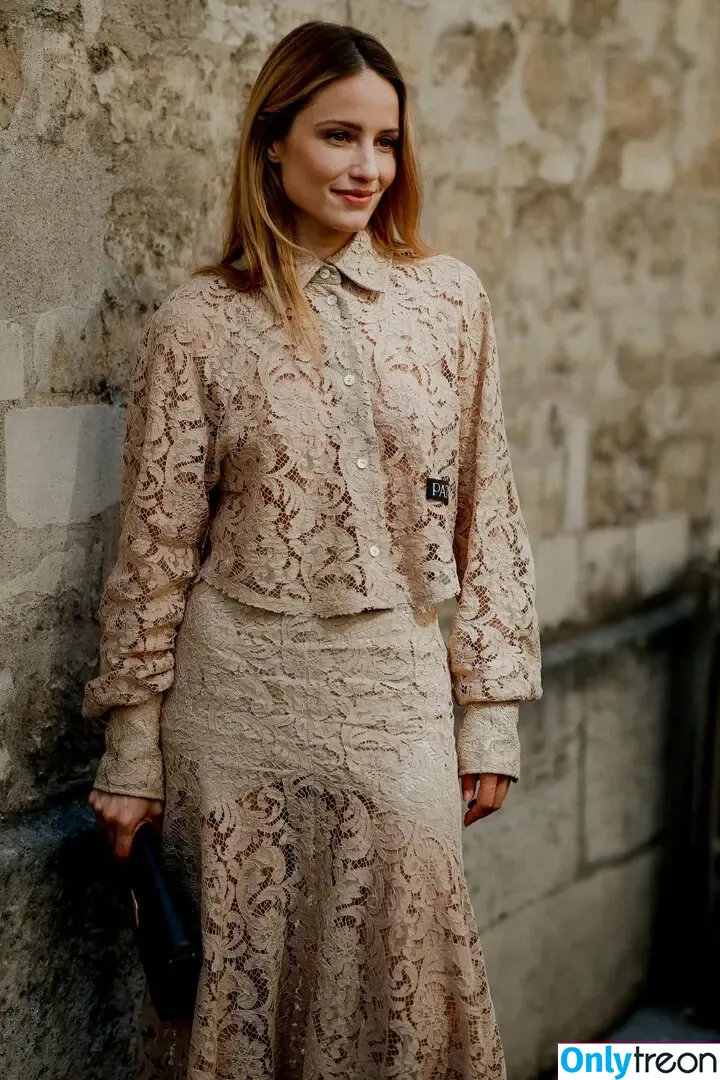 Dianna Agron nude photo #0357 (diannaagron)