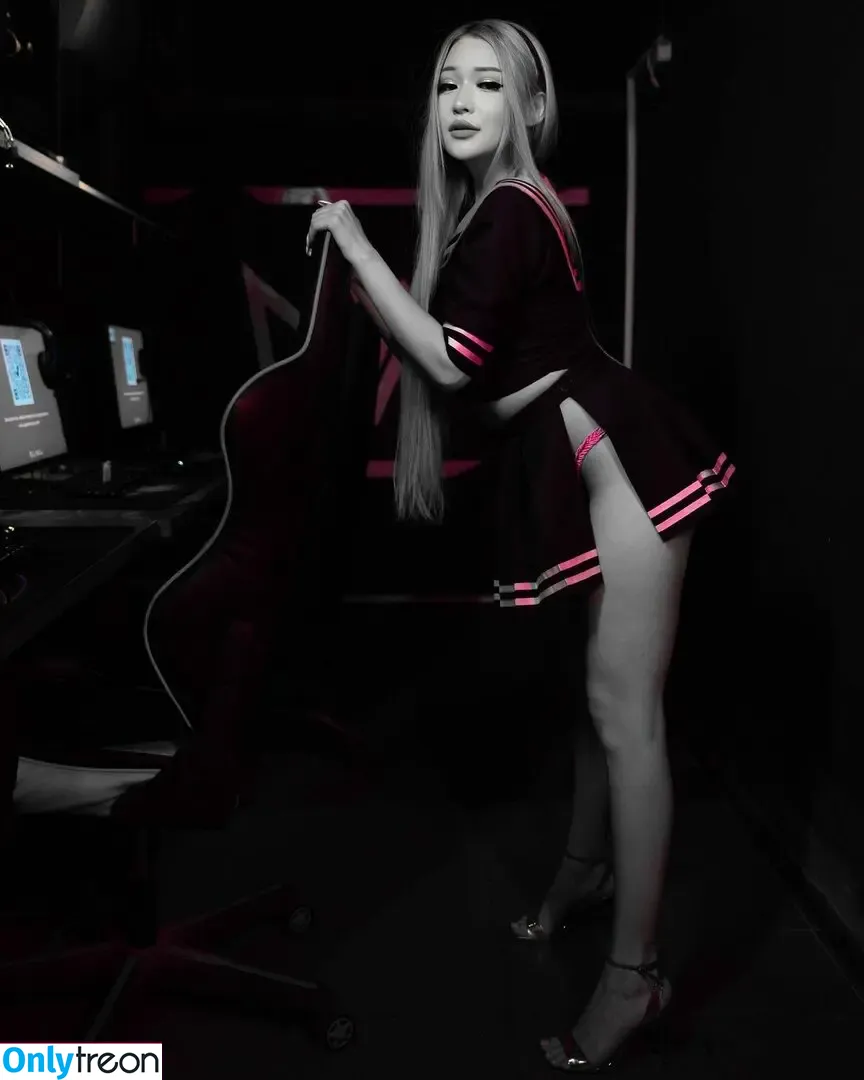didaenerys nude photo #0018 (daenerystargaryenqueen)
