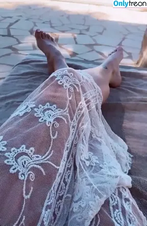 Dienuni nude photo #0005