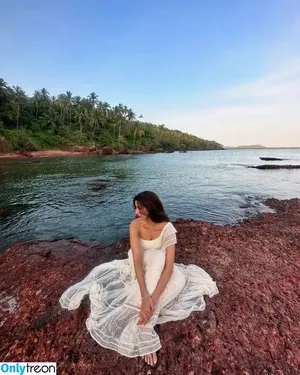 Diksha J Singh / dikshajsingh nude photo #0088