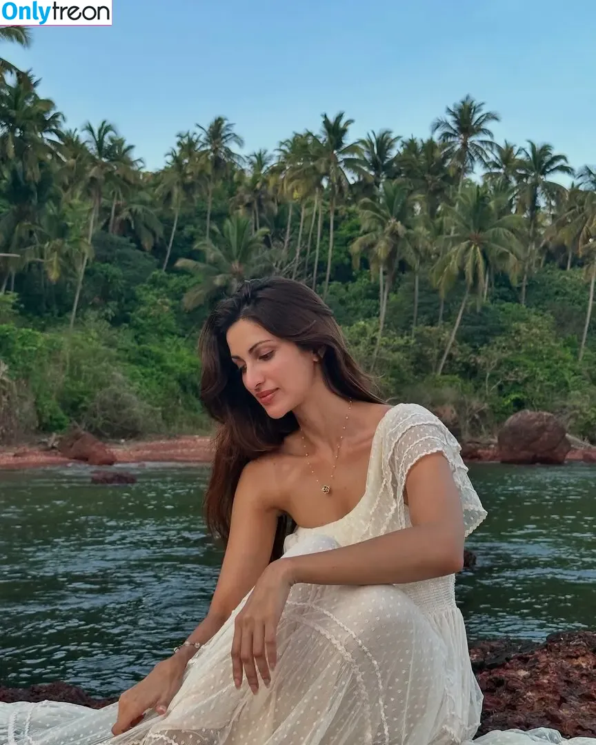 Diksha J Singh nude photo #0087 (dikshajsingh)