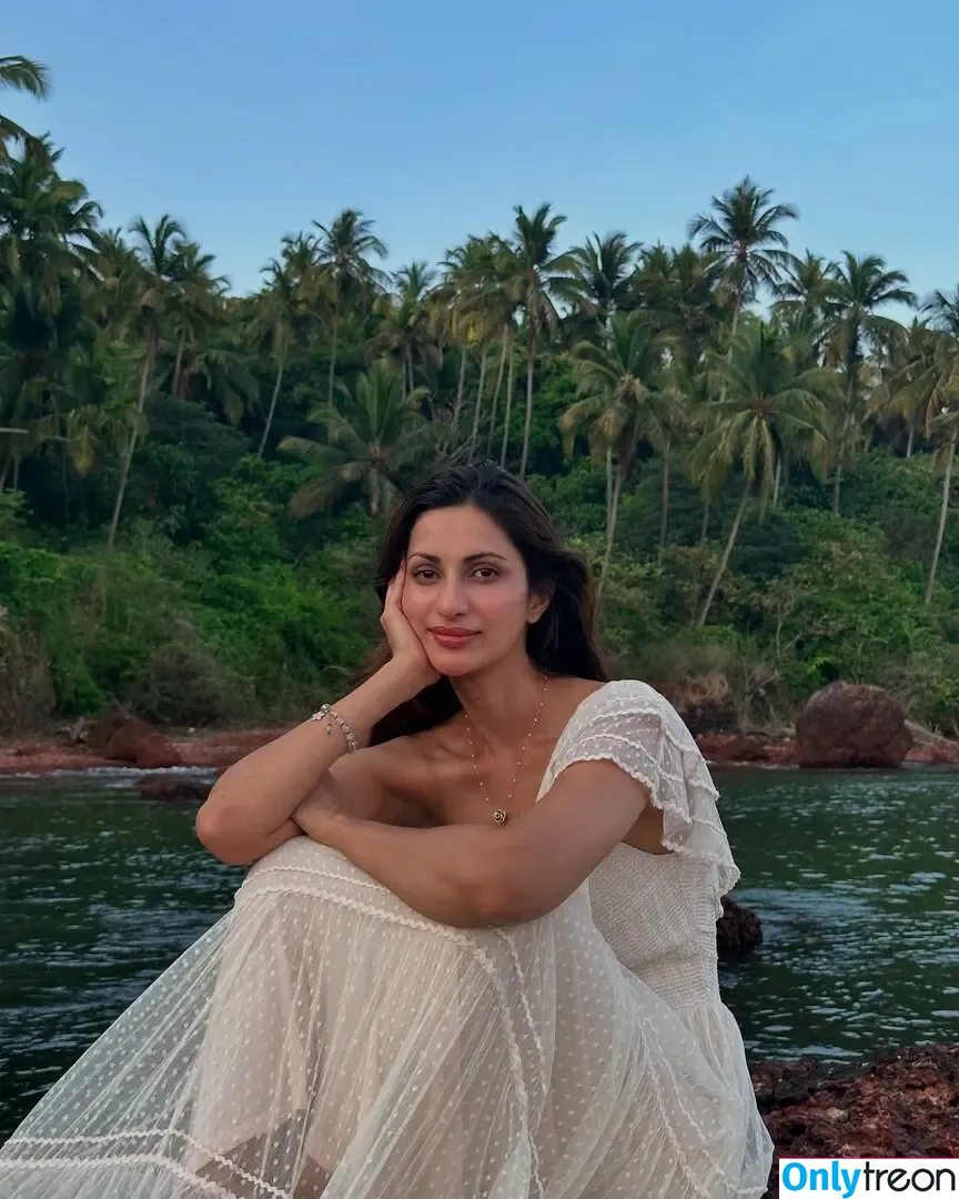 Diksha J Singh nude photo #0092 (dikshajsingh)