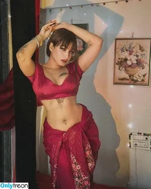 Dilnoor Sarna / diamondvoila nude photo #0017