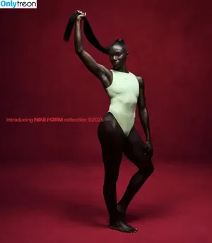 Dina Asher Smith / dinaashersmith nude photo #0061