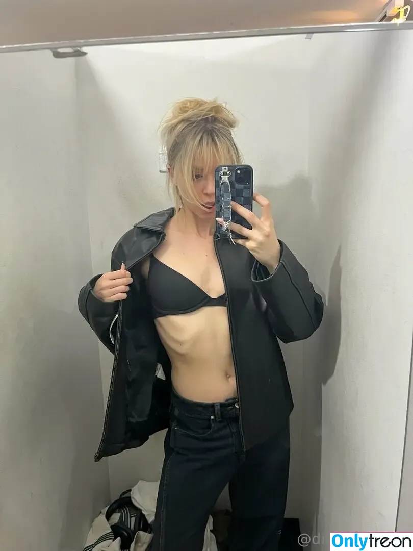 Dineyland nude photo #0041 (disneyland)