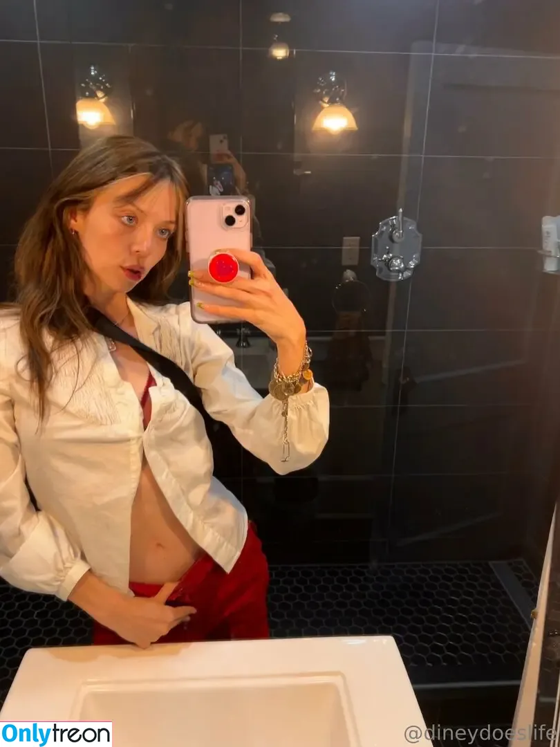 Dineyland nude photo #0043 (disneyland)