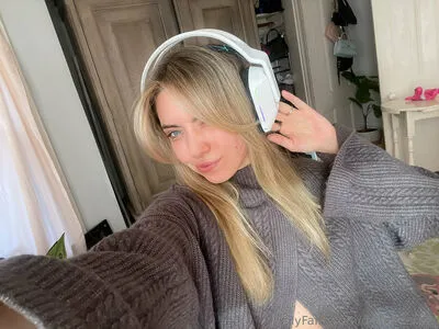Dinglederper / Tori Deepfakes nude photo #0243