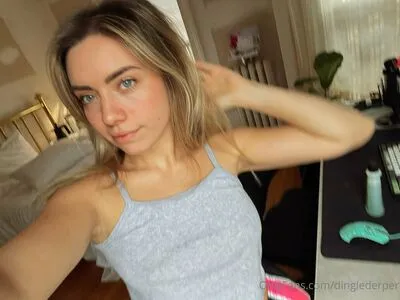 Dinglederper / Tori Deepfakes nude photo #0476